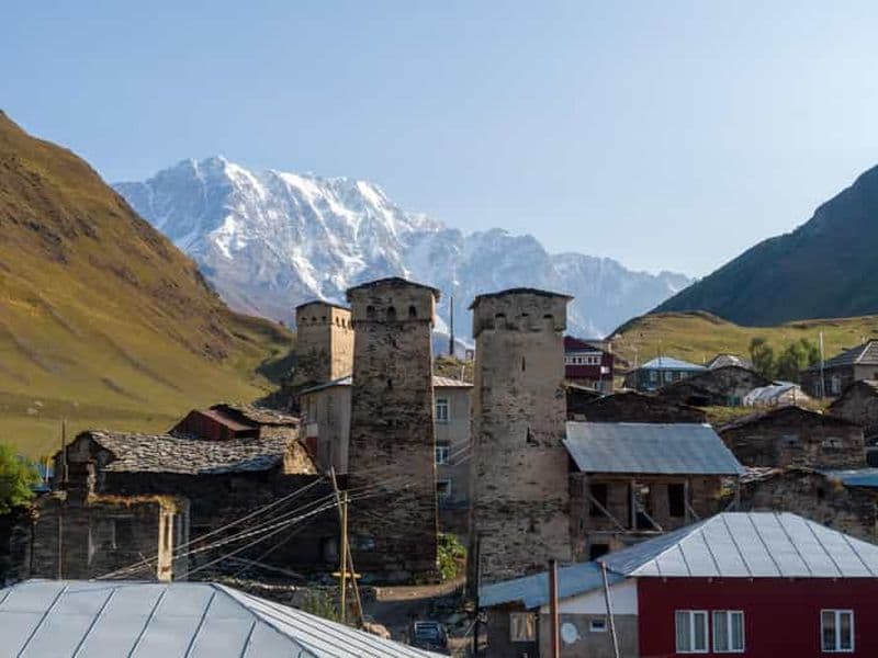 Depuis Kutaisi : Safari de 2 jours en 4x4 dans les villages de montagne de Svaneti