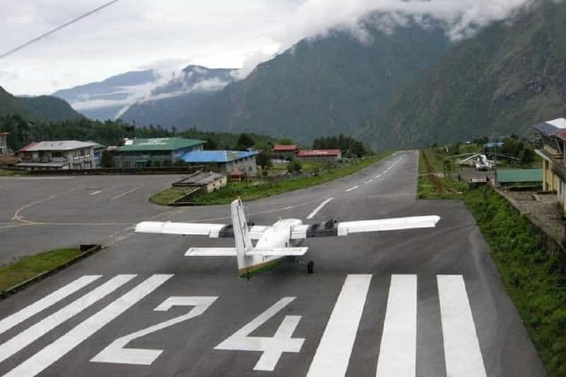 Billet Au départ de Katmandou : billet d'avion pour Lukla avec transfert partagé.