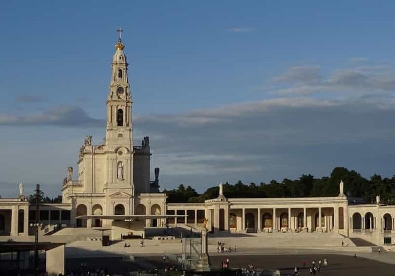 Billet Visite guidée à vélo électrique de Fátima : sanctuaire et maisons