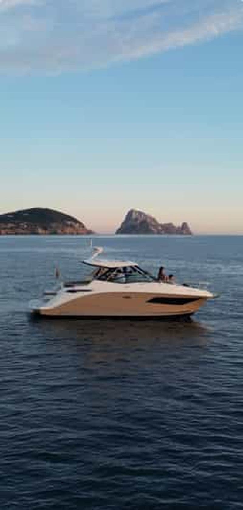 Billet Ibiza Es Vedra : Excursion en bateau privé - Coucher de soleil et boissons.