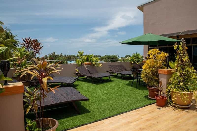 Dh. Kudahuvadhoo Hadigilla Surf Point Tour