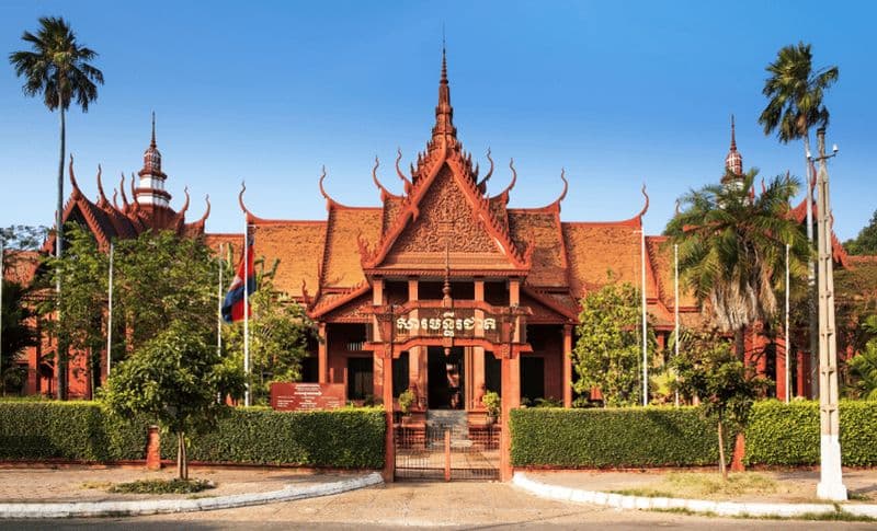 Billet Palais royal, musée national et Wat Phnom avec visite privée
