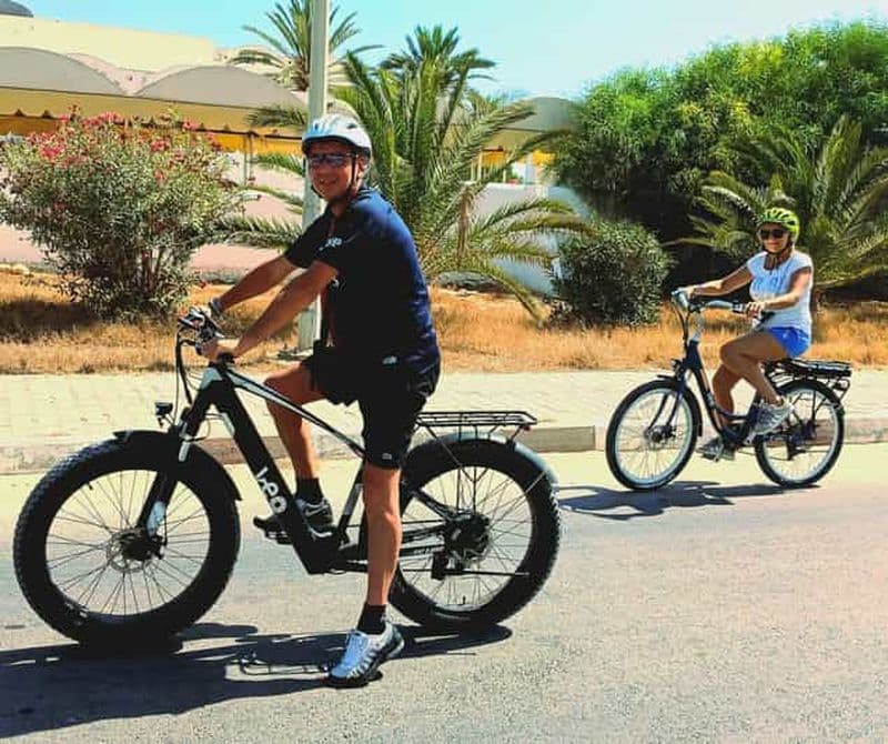 Location de Vélos ou Vélos Électriques à Djerba : Roulez branchés ! (4H/8H)