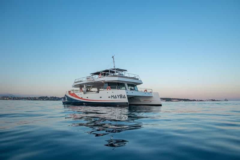 Billet Nice : La Soirée Dîner en Mer en Maxi Catamaran - Villefranche, Cap Ferrat