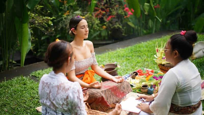 Billet Ubud : Lecture des lignes de la main et bénédiction par un guérisseur spirituel balinais