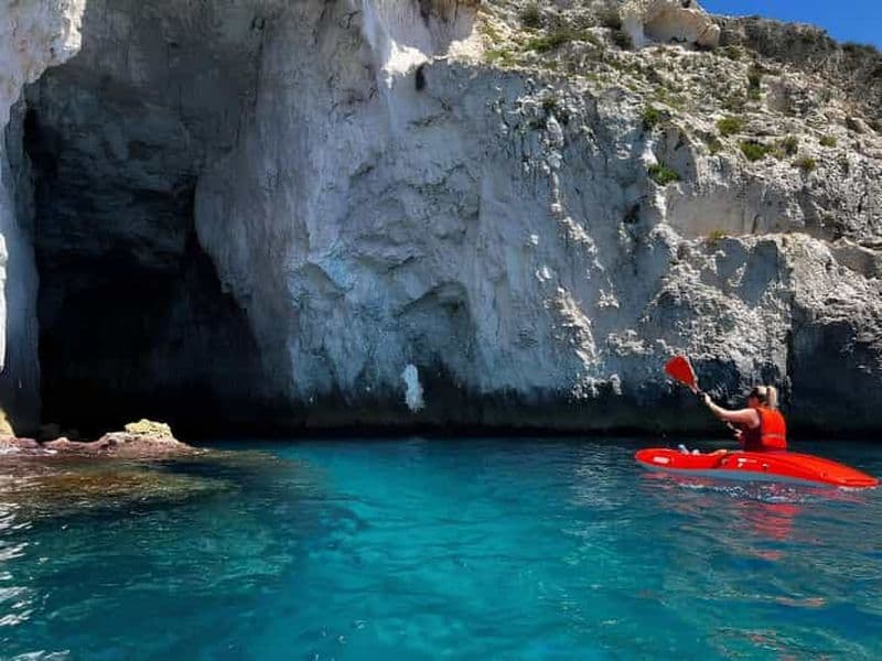 Syracuse : excursion en kayak entre les grottes et Ortigia