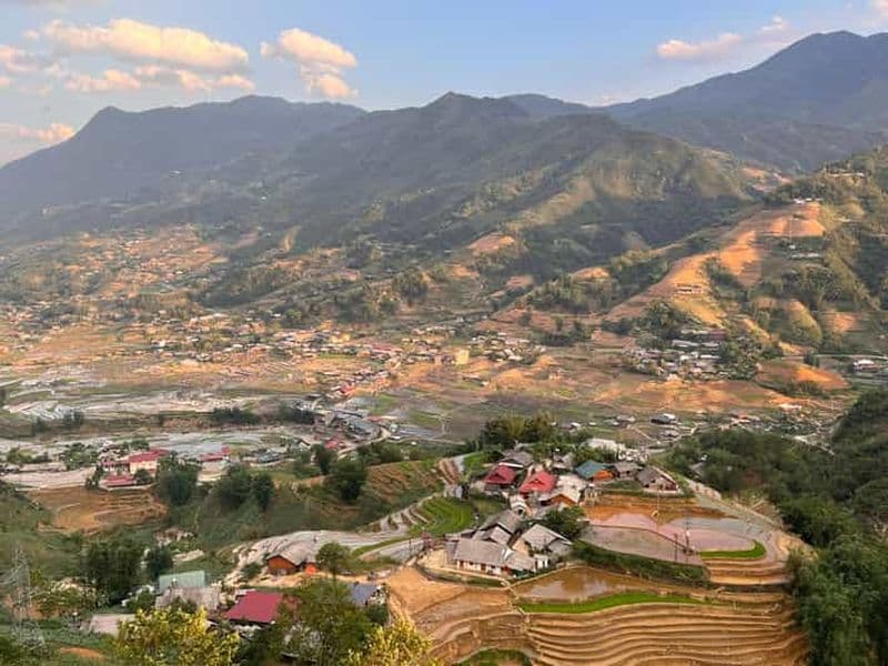 Visite de Sapa à moto : Villages et Évasion à la Source Chaude
