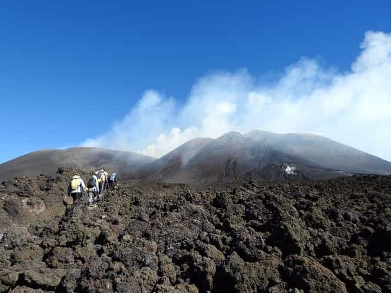 Taormine et Catane : Randonnée guidée privée en téléphérique sur l'Etna