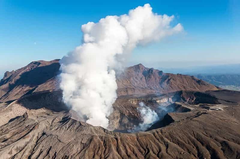 Billet Depuis Fukuoka : Excursion d'une journée au Mont Aso, au sanctuaire d'Aso et à Kurokawa Onsen