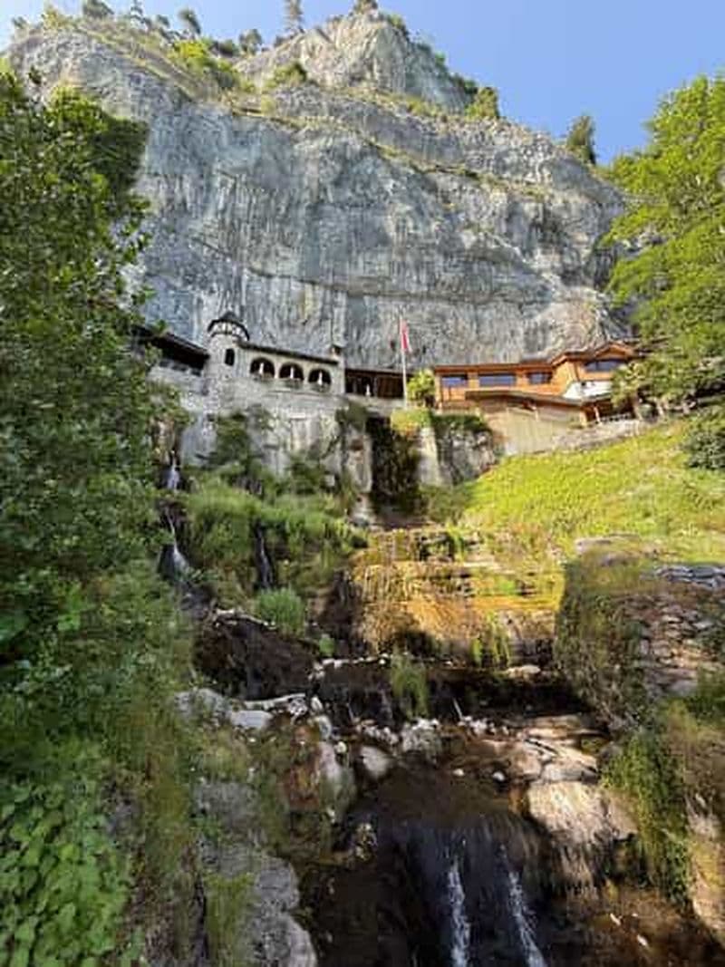 Billet Interlaken - Visite des grottes de Saint-Beatus avec prise en charge à l'hôtel