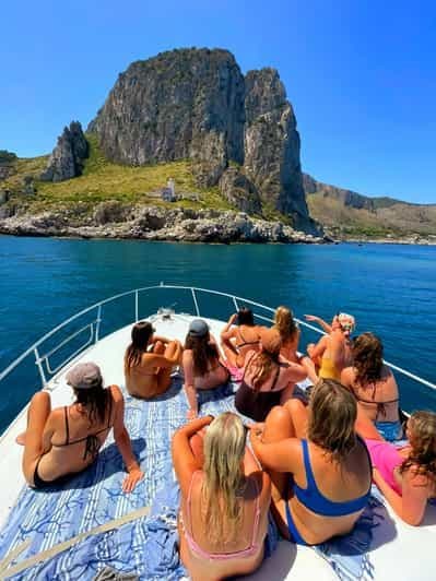 Billet Excursion en yacht tout compris dans la magnifique baie de Mondello