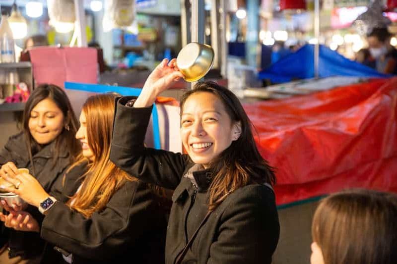 Billet Visite culinaire du palais et du marché de nuit de Séoul avec véhicule
