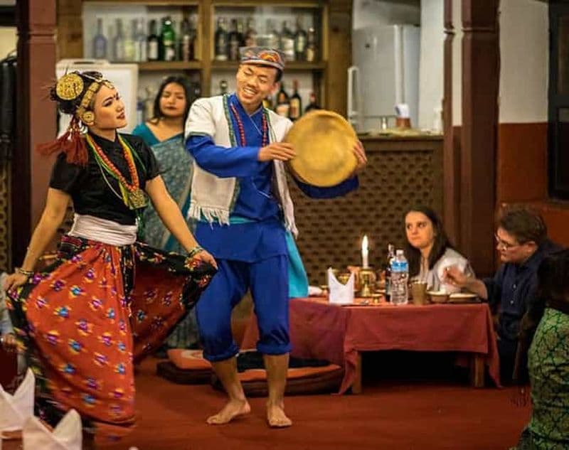 Nuits népalaises : Dîner et danse culturelle à Pokhara