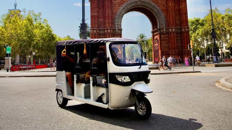 Billet Barcelone : visite en tuk-tuk en petit groupe