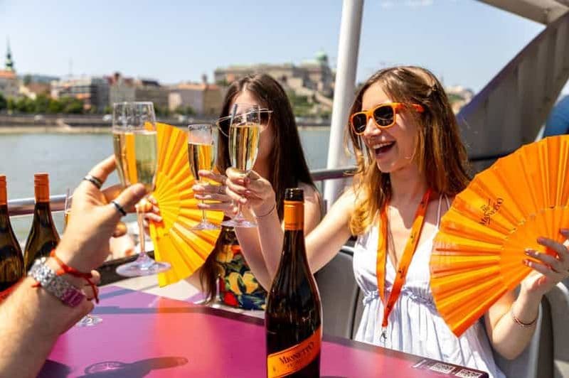 Billet Budapest : Croisière touristique avec Prosecco et vin à volonté