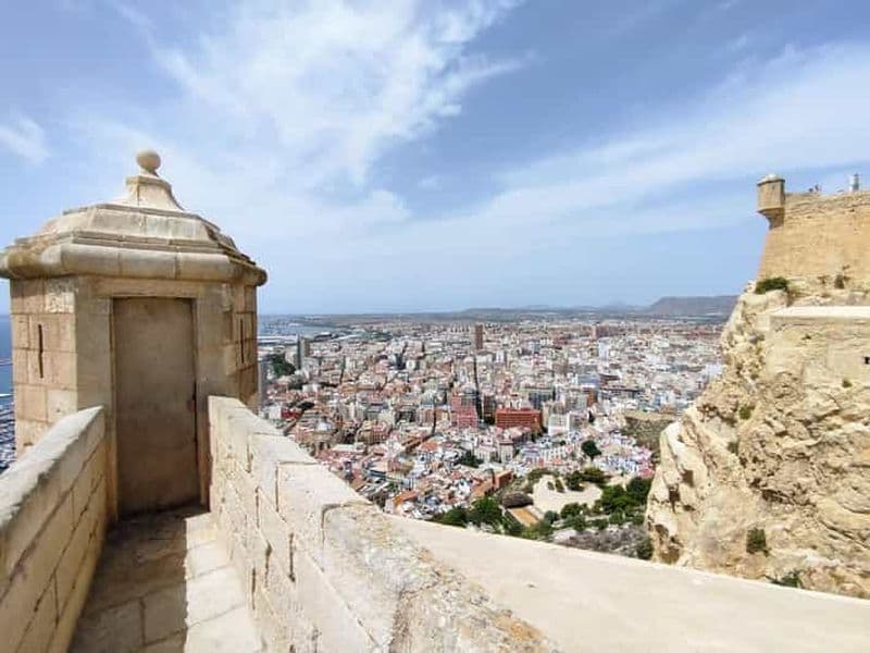 Billet Alicante : visite du château de Santa Bárbara et des traditions locales 3 heures