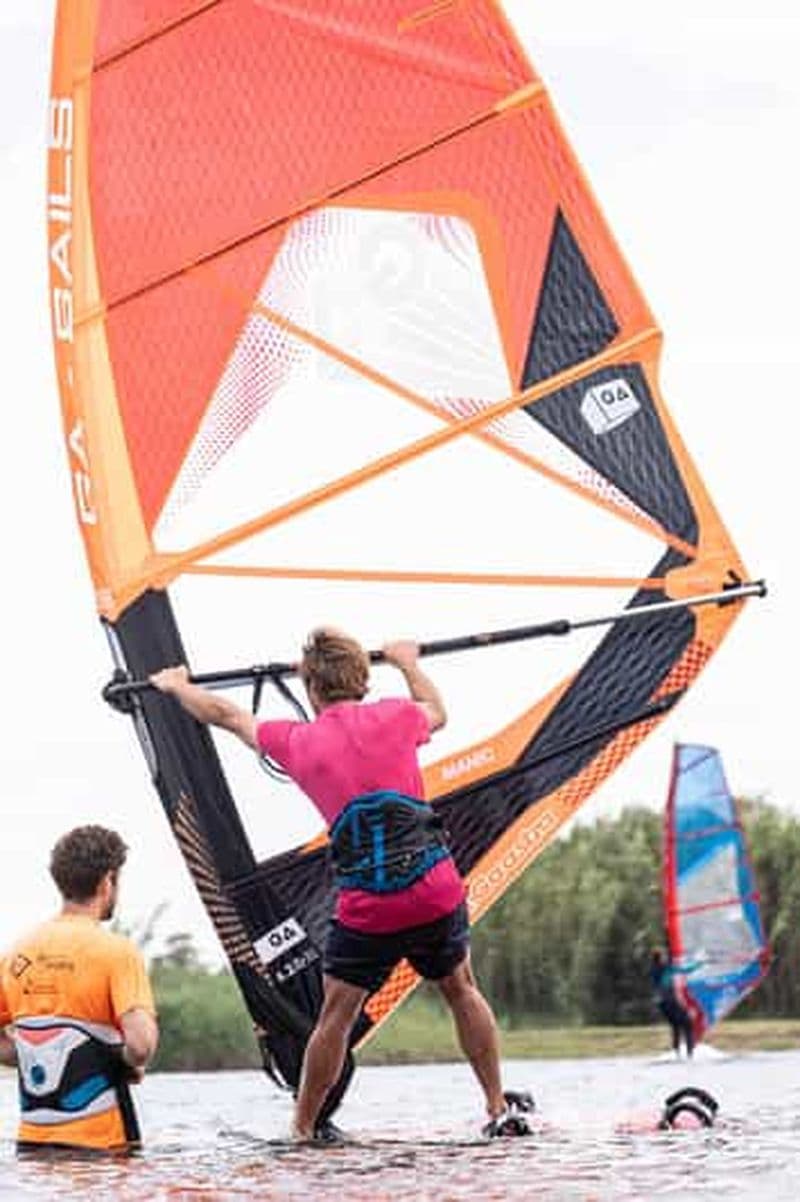 Week-end de planche à voile à Empuriabrava : pack multi-activités