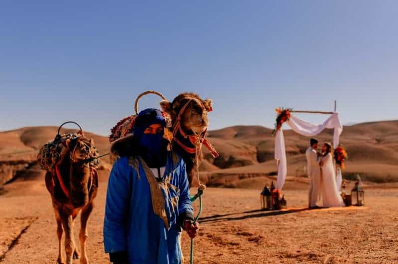 Billet Marrakech : Excursion dans le désert et les montagnes avec balade à dos de chameau et déjeuner