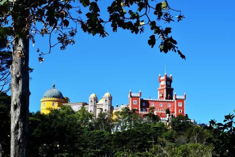 Billet Sintra : 1 heure d'excursion en tuk tuk jusqu'au palais de Pena (3 monuments)