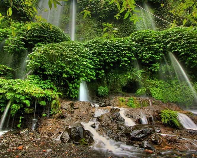 Billet Explorez la cascade de Benang Kelambu et les plages du sud.
