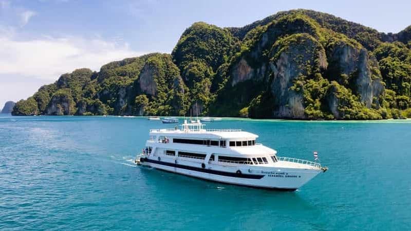 Billet Phuket : croisière premium aux îles Phi Phi avec repas, un temps fort de votre séjour.
