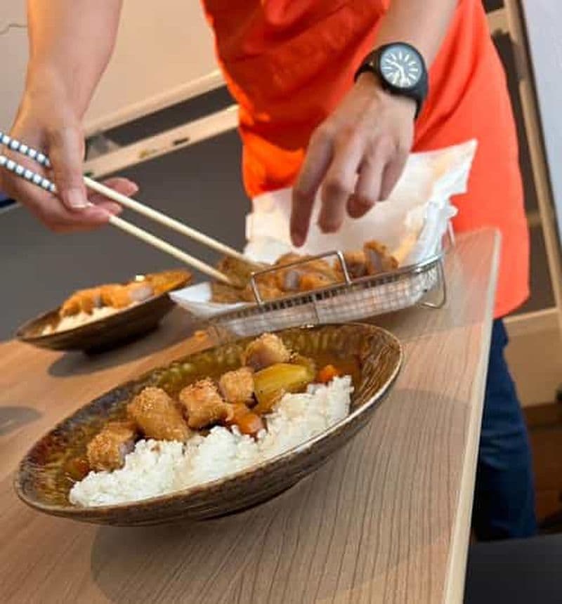 Billet Cours de cuisine sur le curry Katsu ou la fabrication de bento et visite de boutiques locales