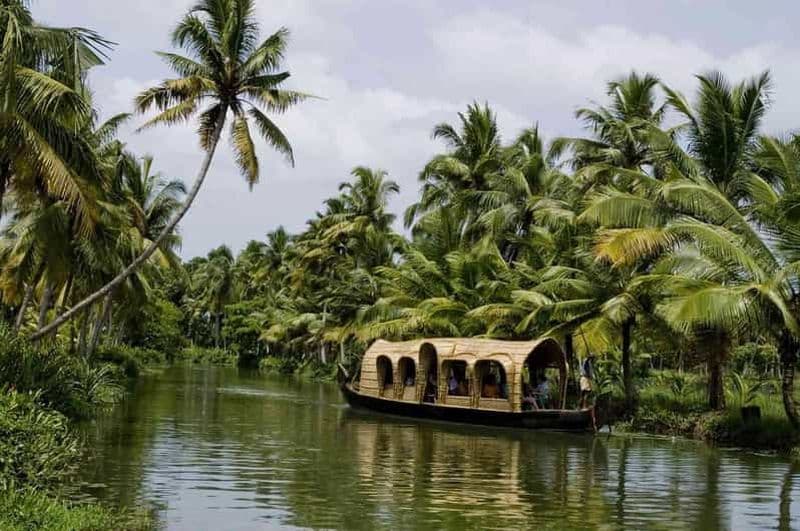 Croisière commentée de nuit en bateau à moteur à Alleppey (Kerala Beauty)
