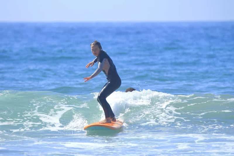 Leçons de surf avec un moniteur local