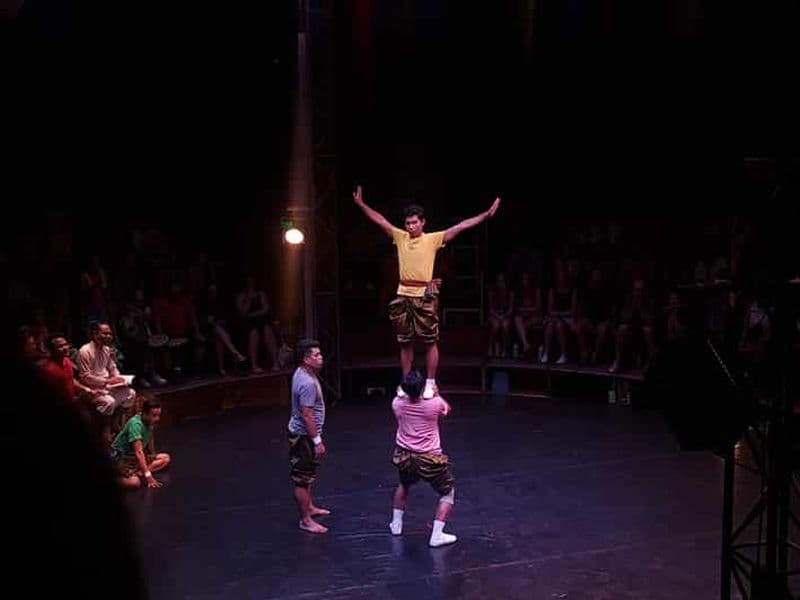Billet Siem Reap : Billets pour le cirque Phare avec transfert en Tuk Tuk