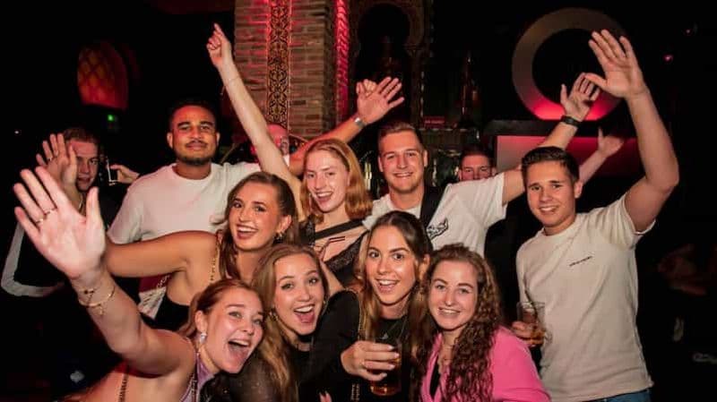 Billet Séville : Soirée du mercredi : Accès au club + 1 verre gratuit