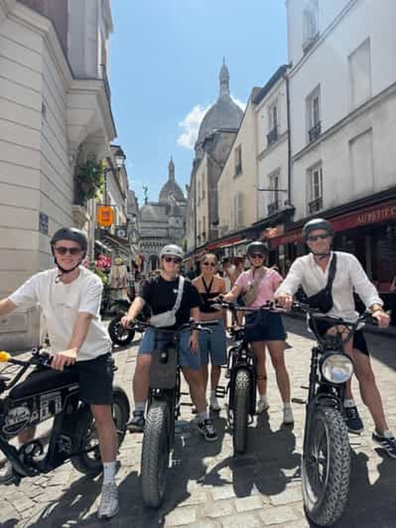 Billet Visite semi-privée a vélo électrique du quartier mythique de Montmartre