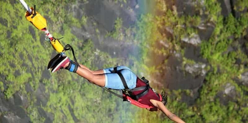 Saut à l'élastique et catapulte à Poroy
