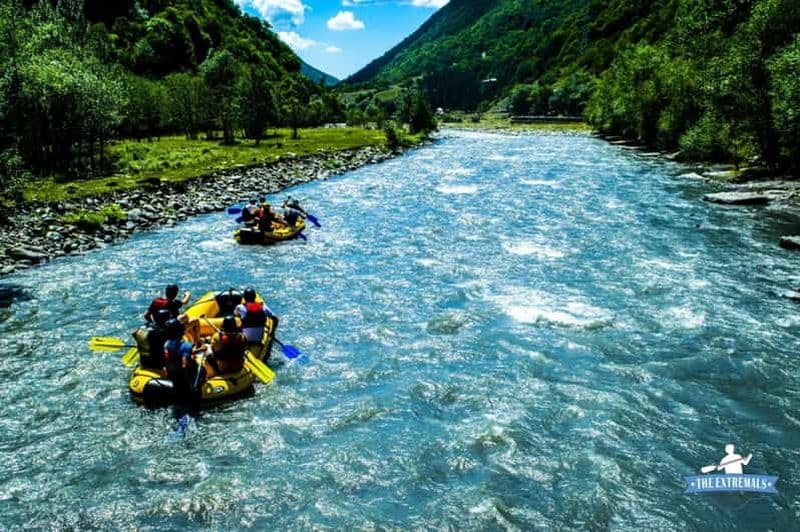 Tbilissi : excursion d'une journée rafting sur l'Aragvi et visite du château d'Ananuri
