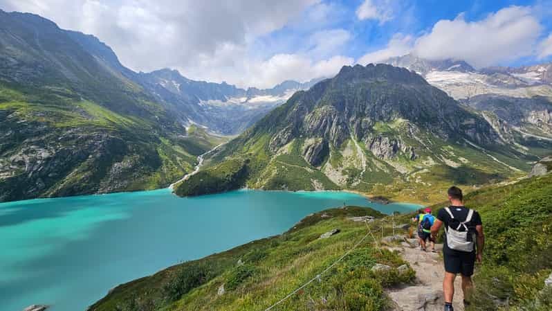 Randonnée d'une journée dans les Alpes suisses et au bord d'un lac avec prise en charge