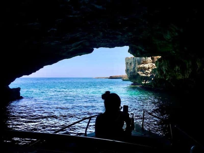 Billet Polignano a Mare : visite de Barca Tra Grotte avec apéritif