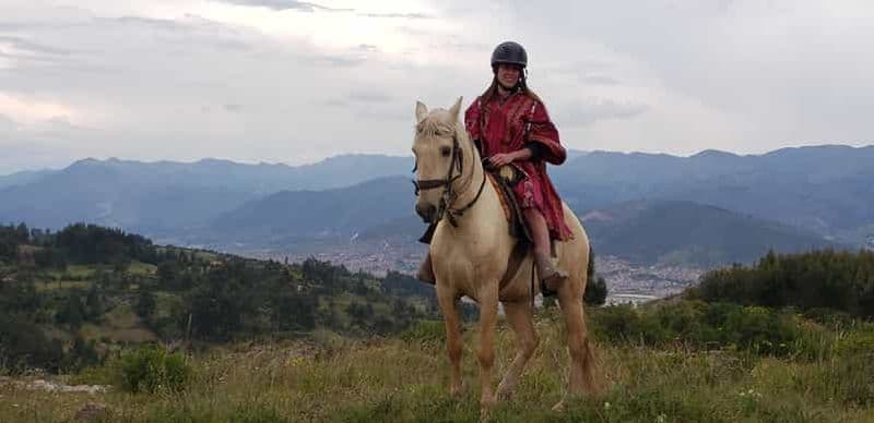 Billet Cusco : Excursion d'une journée complète à cheval sur les temples incas cachés