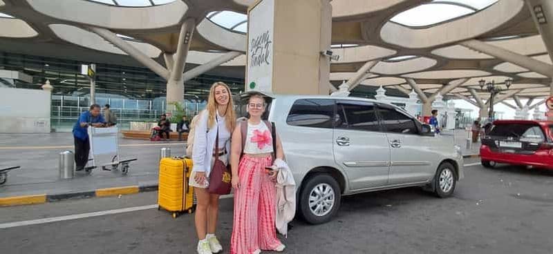 Taxi à l'aéroport de Yogyakarta : transfert privé (dépose et prise en charge)