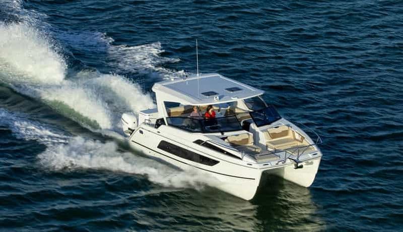 Billet Cannigione : Aquila 36 Catamaran Daycruiser Rental