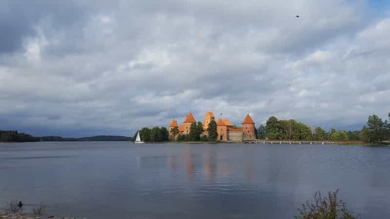 Billet Au départ de Vilnius : visite du château de Trakai et du mémorial de Paneriai