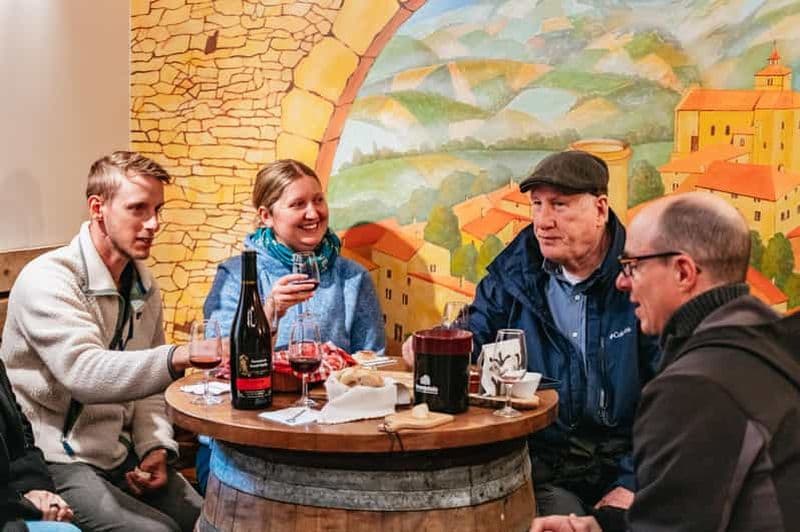 Au départ de Lyon : Dégustation de vins du Beaujolais aux Pierres d'Or