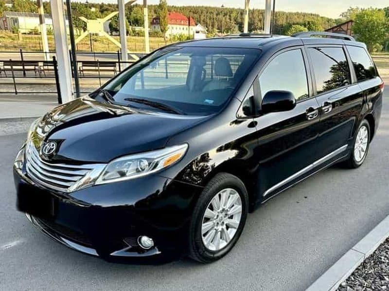 Billet Transfert de l'aéroport de Varsovie Chopin ou Modlin à Varsovie (1-5 pax)