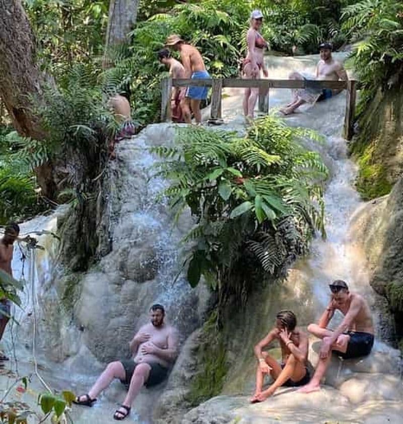 Chiang Mai : après-midi à la cascade Bua Tong Sticky en taxi rouge