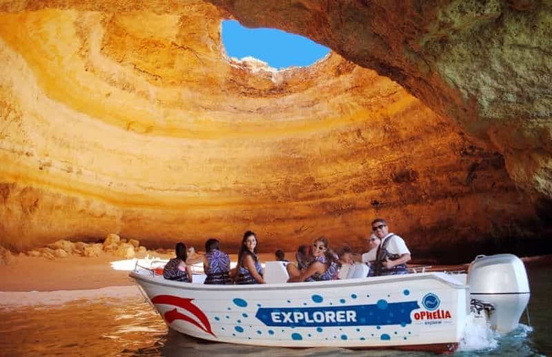 Portimão : croisière en bateau dans les grottes de Benagil