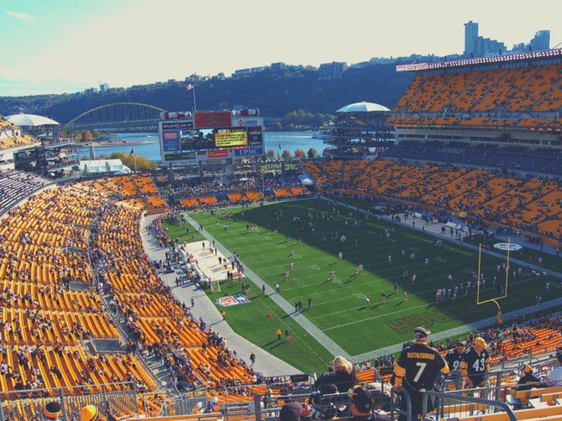 Match de football des Pittsburgh Steelers au stade Acrisure