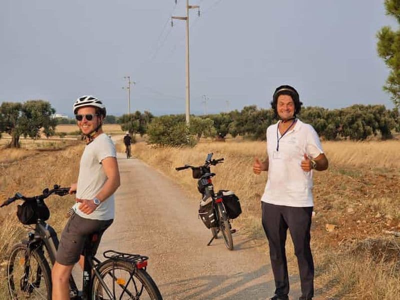 Billet Excursion en e-bike à Ostuni. Les oliviers et un moulin à huile local