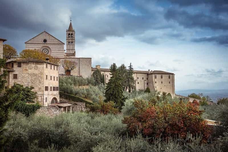 Gran Tour - Assisi e Santuari en Tuk Tuk : Chauffeur italien