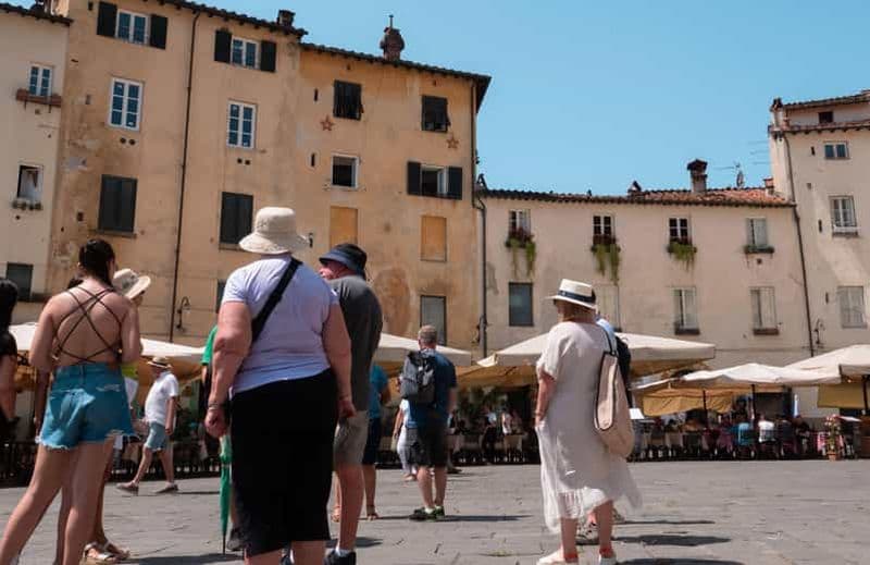 Depuis le port de croisière de Livourne : transfert en bus vers Pise et Lucques
