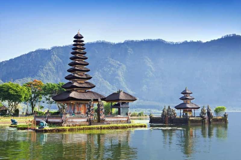 Billet Nord de Bali : Chute d'eau de Banyumala et temple Ulun Danu Beratan