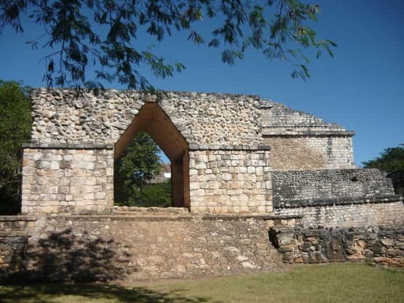 Billet Yucatan : ruines d'Ek Balam, marché de Valladolid et visite d'un cénote