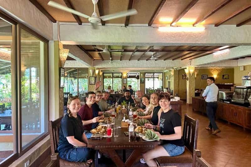 Billet 3 jours d'excursion dans la jungle de Chitwan avec repas - Katmandou et Pokhara